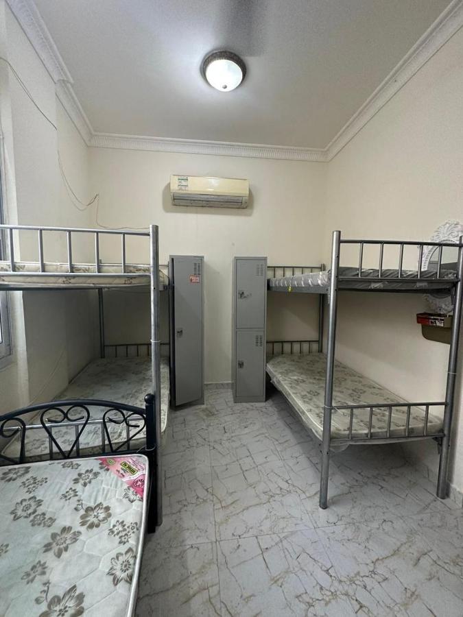 Apartamento Bed Space For Female Single And Bunk Bed Al Sayed Builidng - Sharaf Dg Exit 4 Flat 301 Dubái