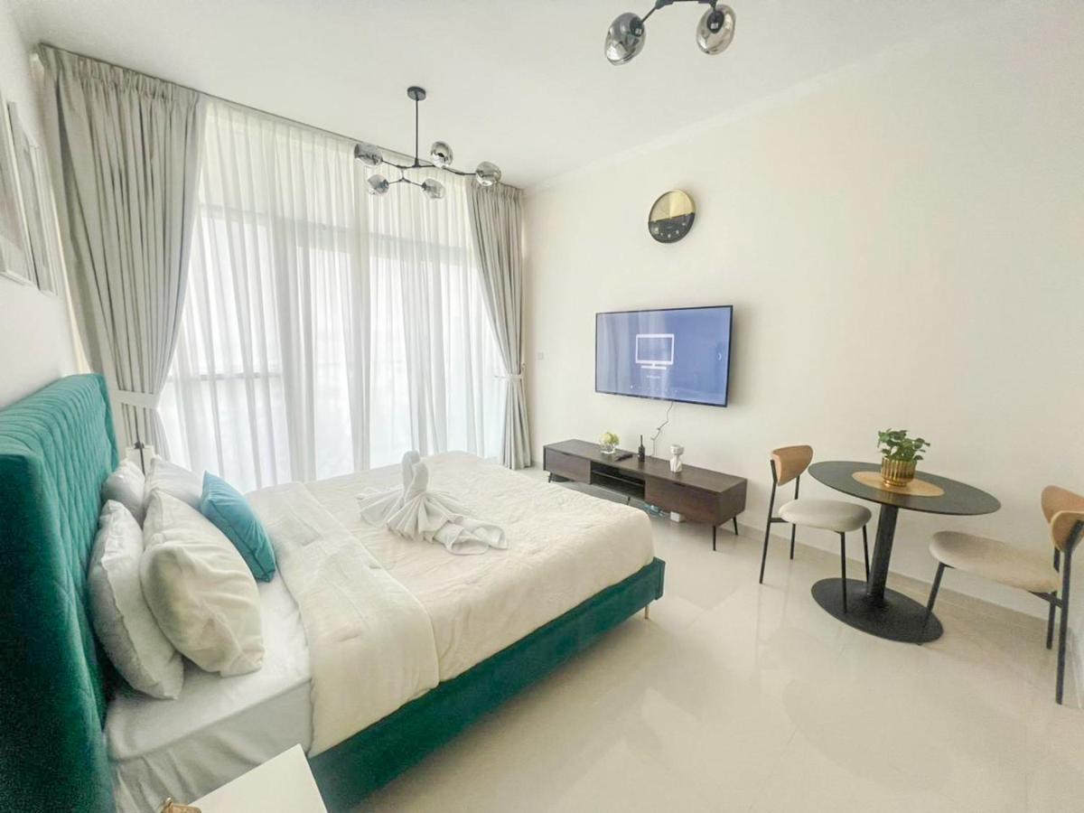 Modern With Wide Views From Balcony Apartment