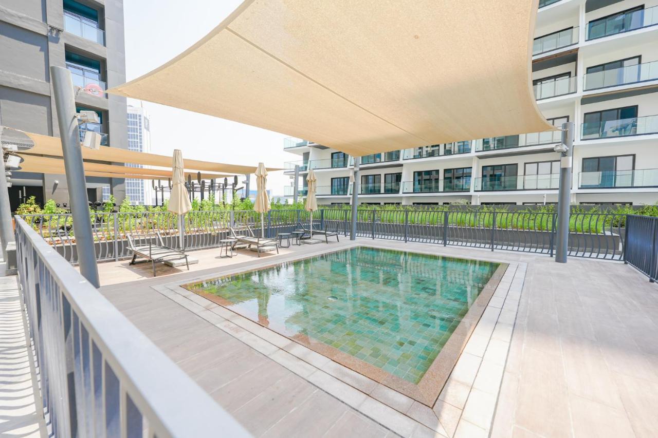 Stylish Loft With Balcony Overlooking Views *