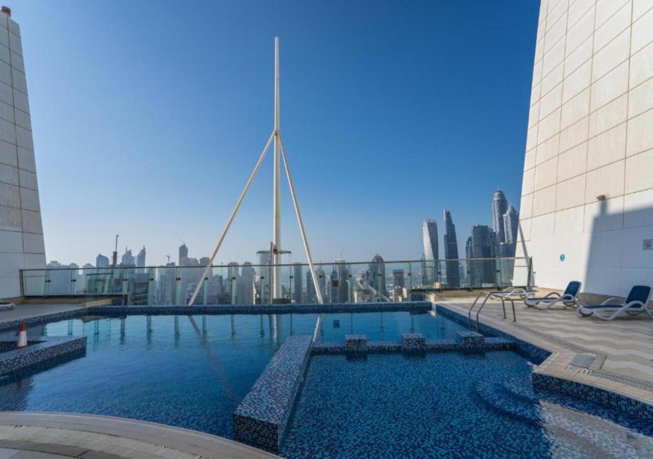 Lägenhet Cosmos Living Spacious With Balcony Gcv1 Dubai