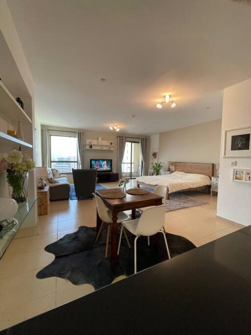 Apartment Sunset Oasis: Beachfront *