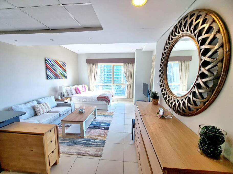 Sunrise Homes - With Huge Balcony & Amazing View Near Jbr Appartement *