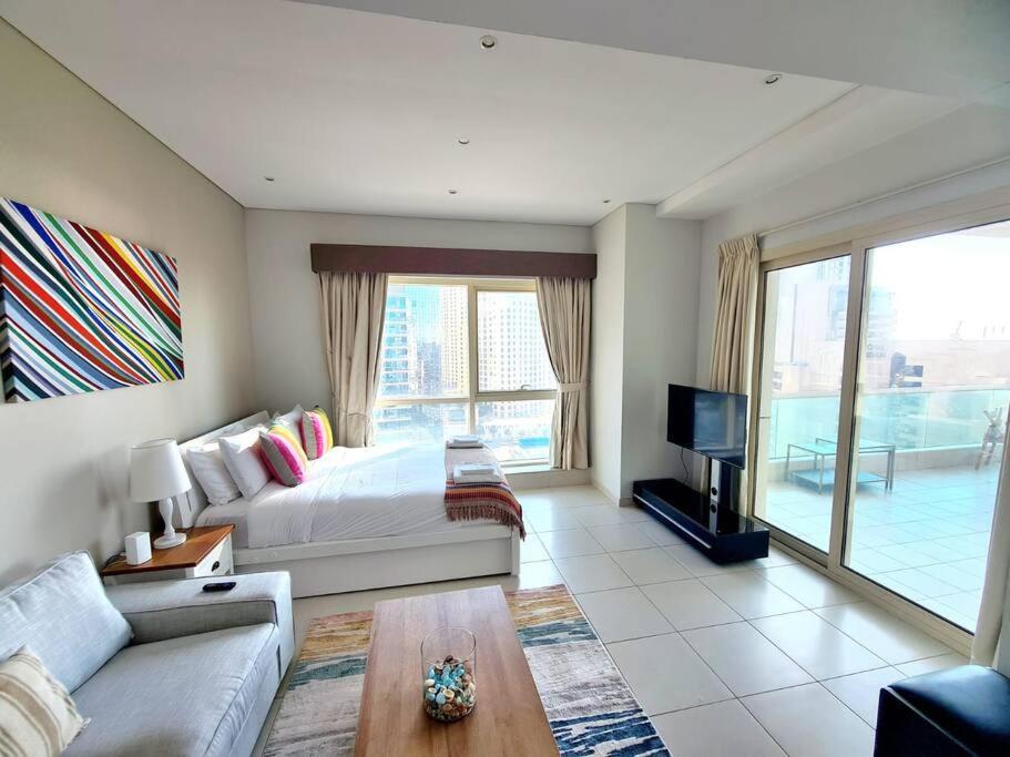 Sunrise Homes - With Huge Balcony & Amazing View Near Jbr Appartement