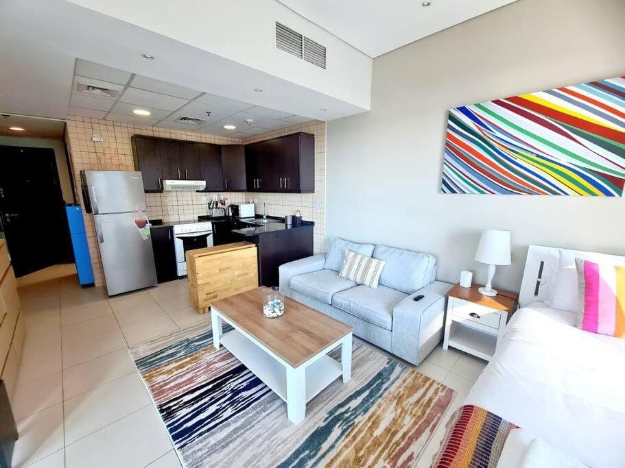 Sunrise Homes - With Huge Balcony & Amazing View Near Jbr * Dubaï