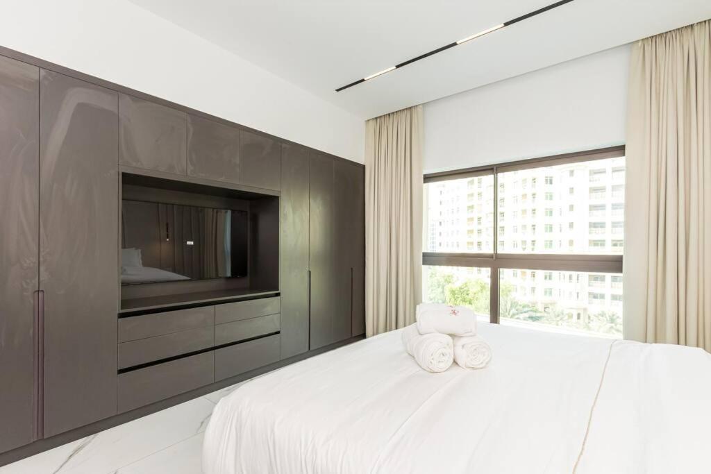 Palm Jumeirah Paradise- Luxury,unveiled Apartament *