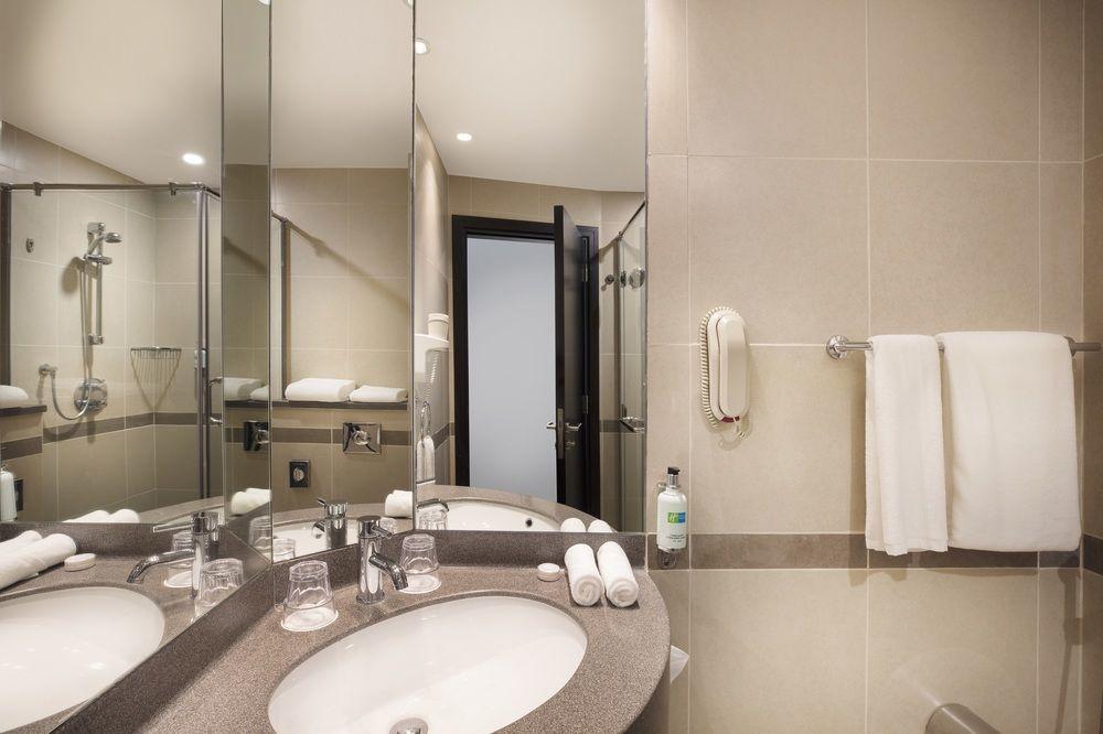 Hotel Express Safa Park, An Ihg 3*