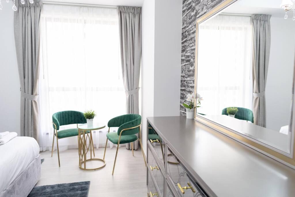 Apartemen Shams Front Jbr By Happy Season Dubai