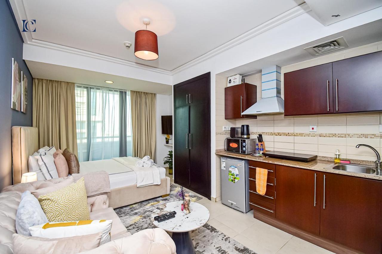 Well-kept Furnished In Jumeirah Towers - Chr
