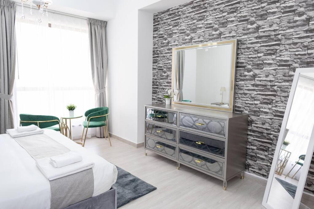Apartemen Shams Front Jbr By Happy Season *