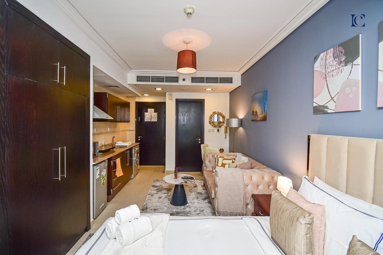 Apartment Well-kept Furnished In Jumeirah Towers - Chr *