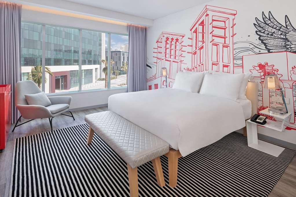 Radisson Red Silicon Oasis * Dubái