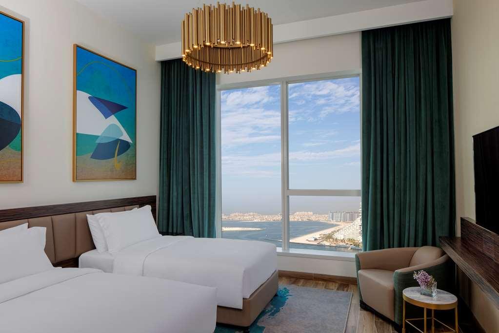 Hotel Avani Palm View