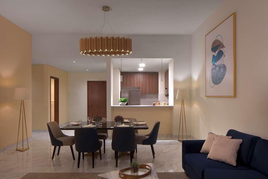 Hotel Avani Palm View