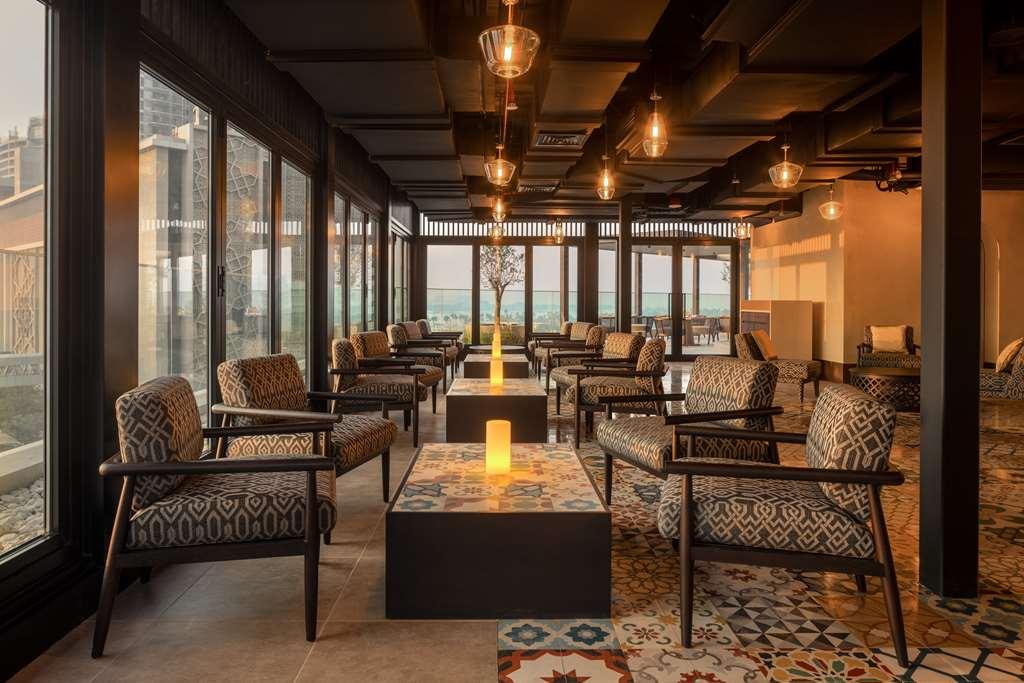 Hotel Avani Palm View