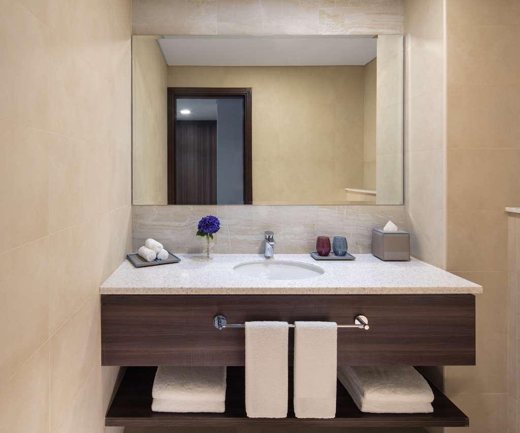 Hotel Avani Palm View