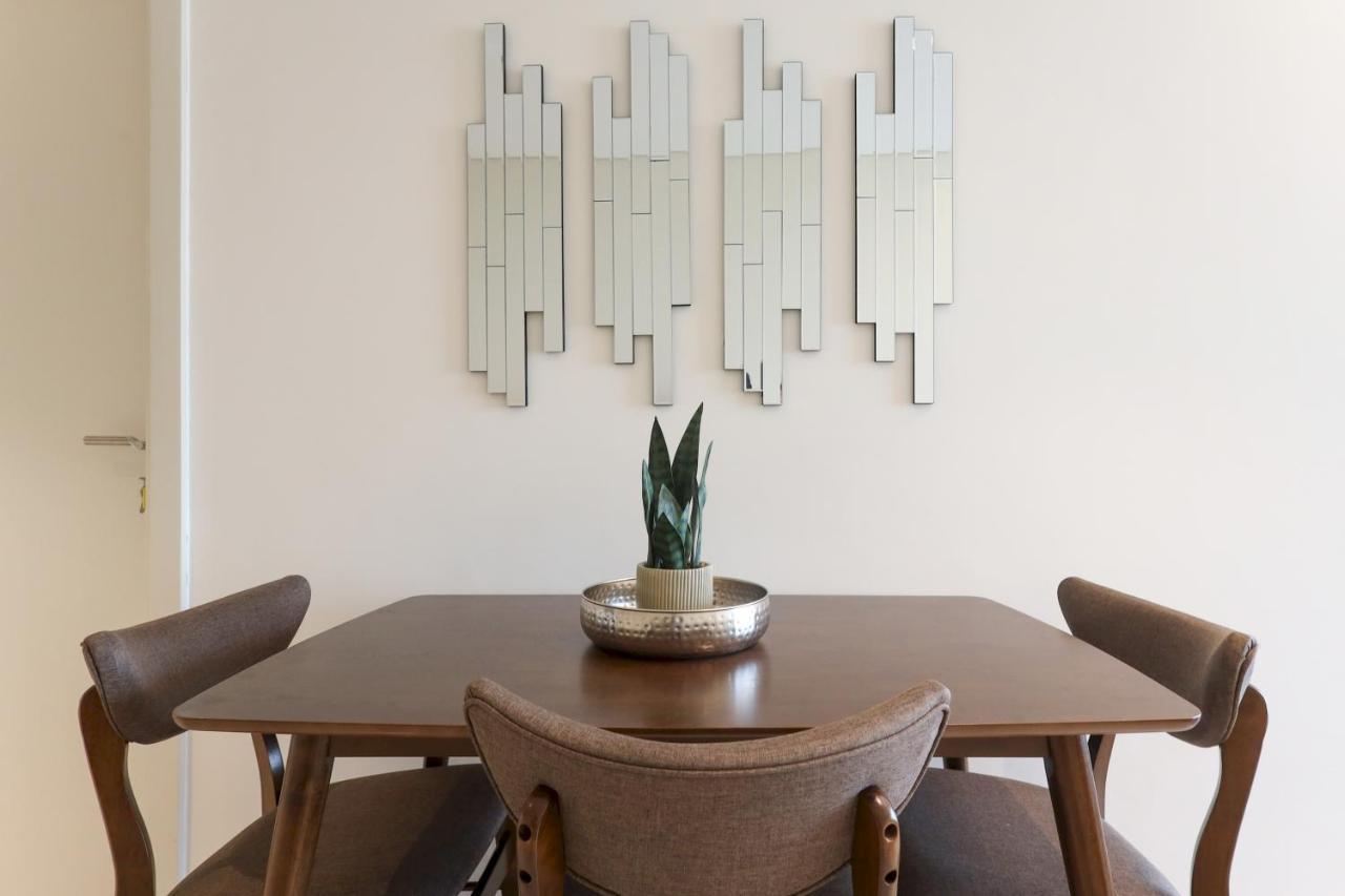 Apartamento Elite Lux Homes - Serene Golf View Living 1 Bhk In Damac Hills Dubai