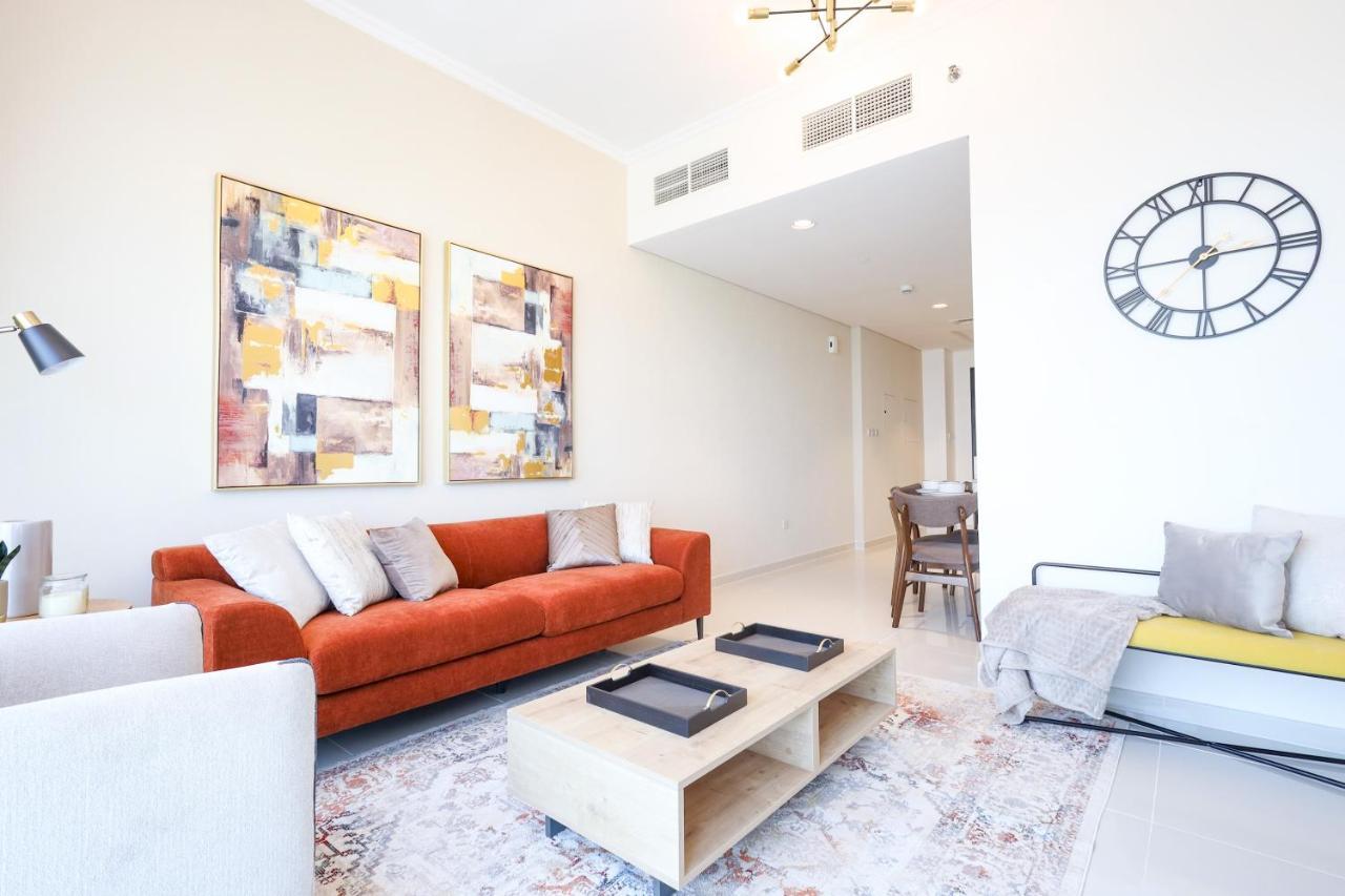 Elite Lux Homes - Serene Golf View Living 1 Bhk In Damac Hills Dubai