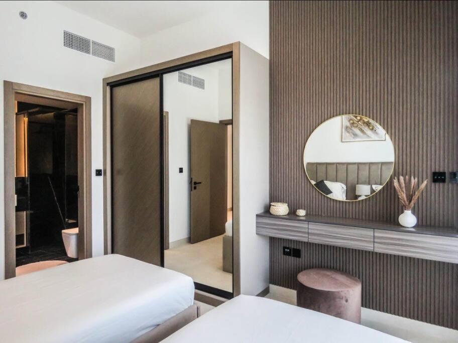Appartement Stylish 2 Bedroom In Binghatti, Business Bay