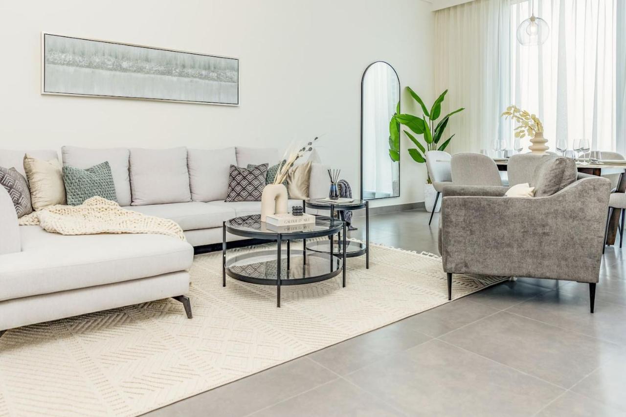 Apartment Higuests - Creekside Stylish 3br With Views Dubai