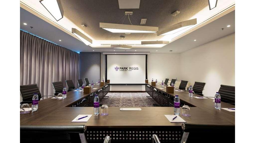 Park Regis Business Bay 4*