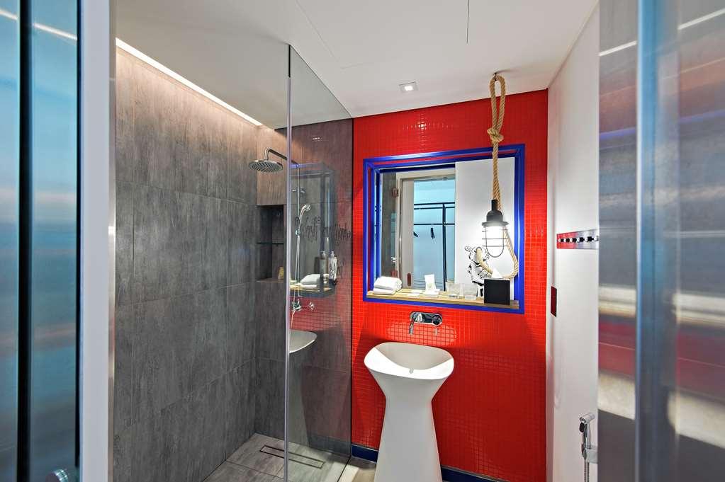 Hampton By Hilton Al Seef Hotel
