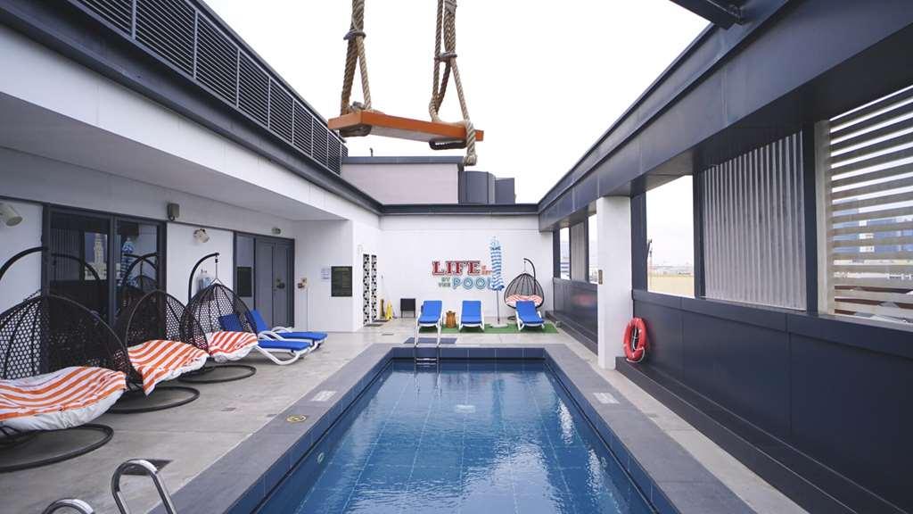 Hotel Hampton By Hilton Al Seef *