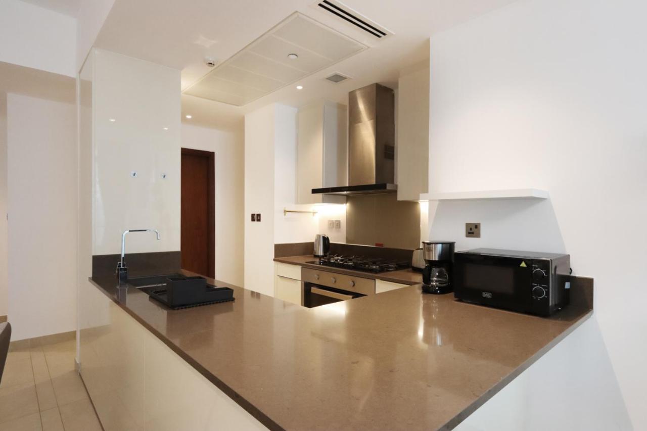 Apartment Luxury 2br Waterfront Oasis In Marinagate - Livbnb Dubai