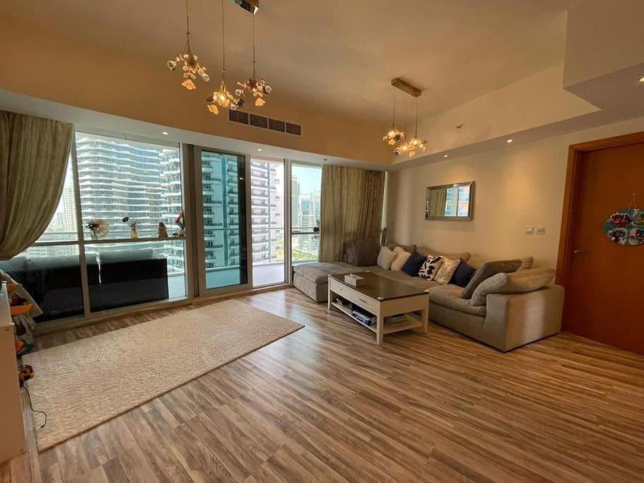 2 Bedroom & 3 Bath In Marina - Walking Distance To Jbr!