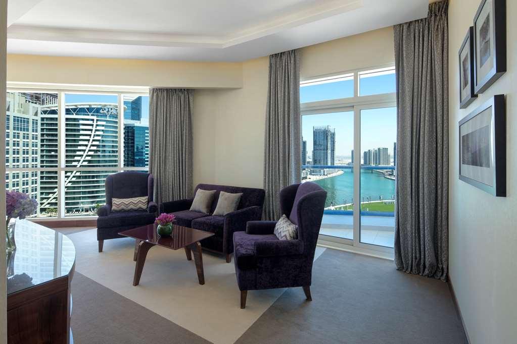 Radisson Blu Hotel. Waterfront Dubái