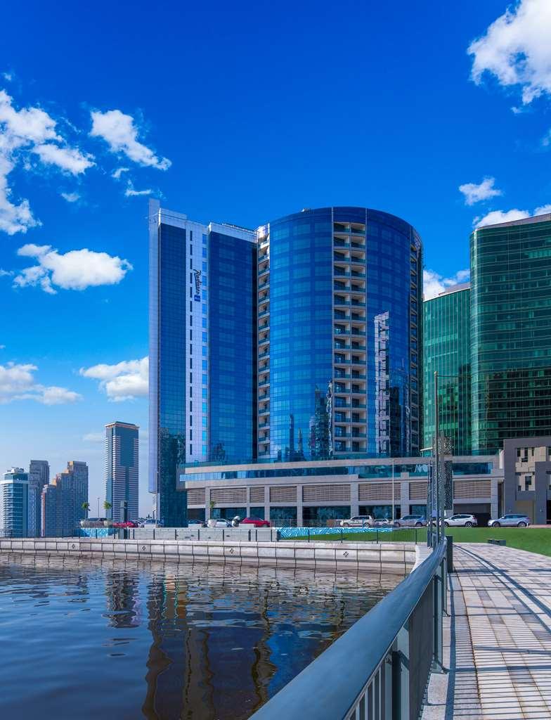 Radisson Blu Hotel. Waterfront * Dubái