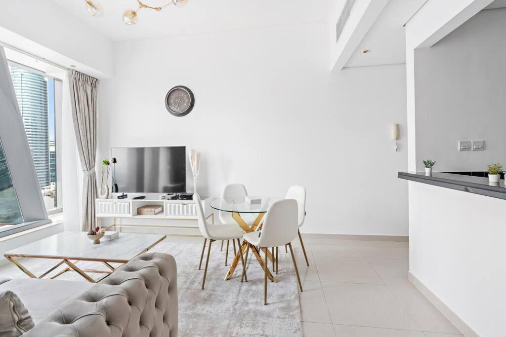Stonetree - Modern 1br Near Marina Mall Appartement Dubaï