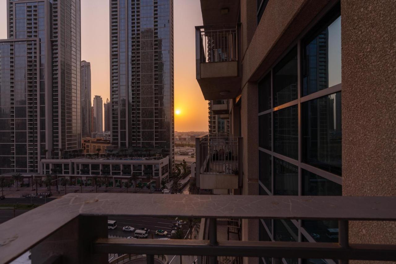Ultimate 2 Bedroom Next To Burj Khalifa With Opera With Fountain Views * Dubai