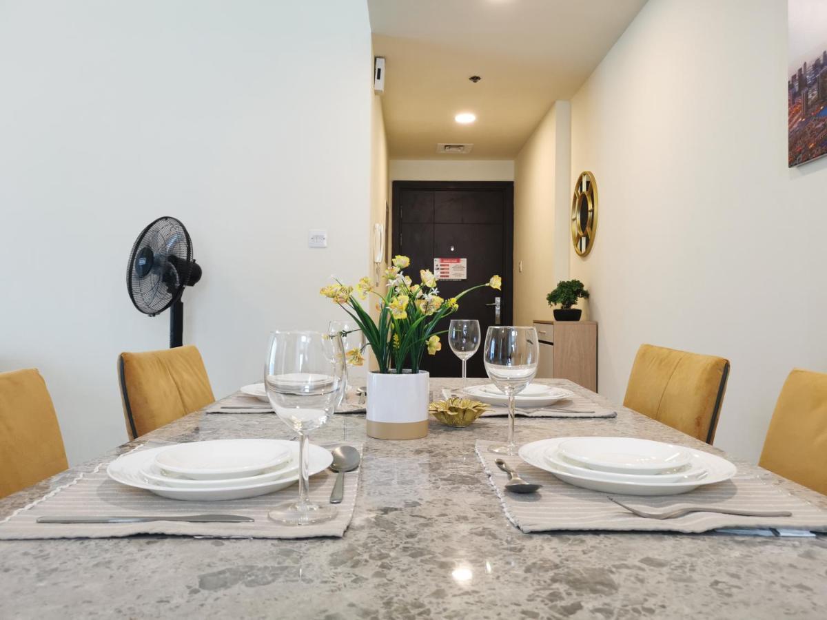 1 Bedroom Renovated In Marina Diamond 3 Close To Tram And Metro Dubái