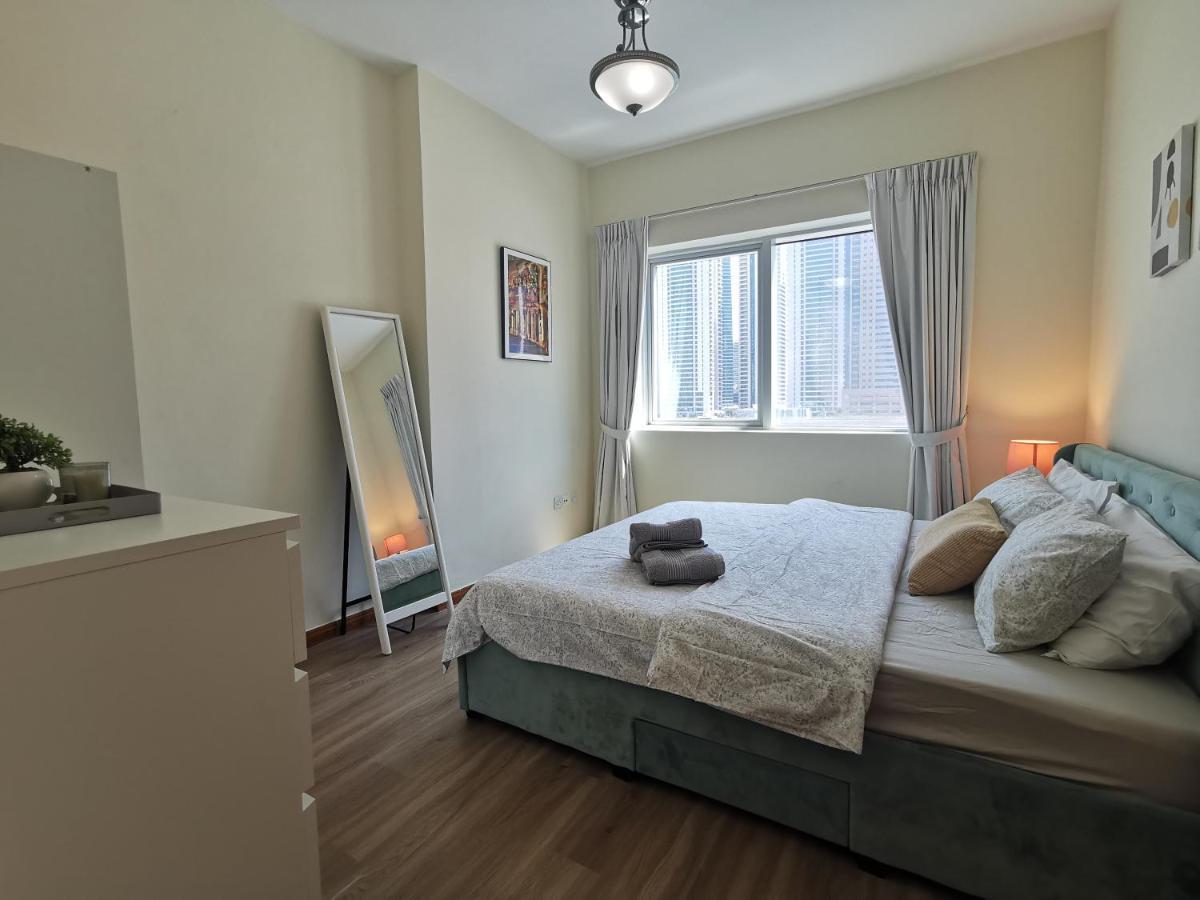 Apartamento 1 Bedroom Renovated In Marina Diamond 3 Close To Tram And Metro Dubái