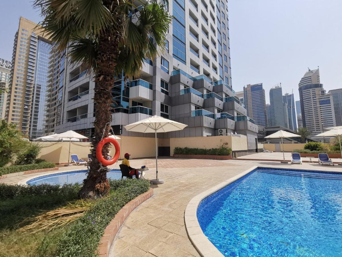 1 Bedroom Renovated In Marina Diamond 3 Close To Tram And Metro Dubái