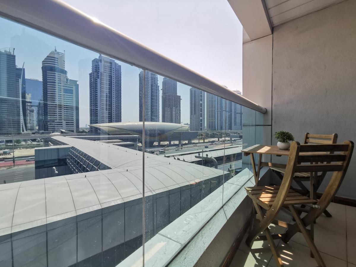 1 Bedroom Renovated In Marina Diamond 3 Close To Tram And Metro Apartamento