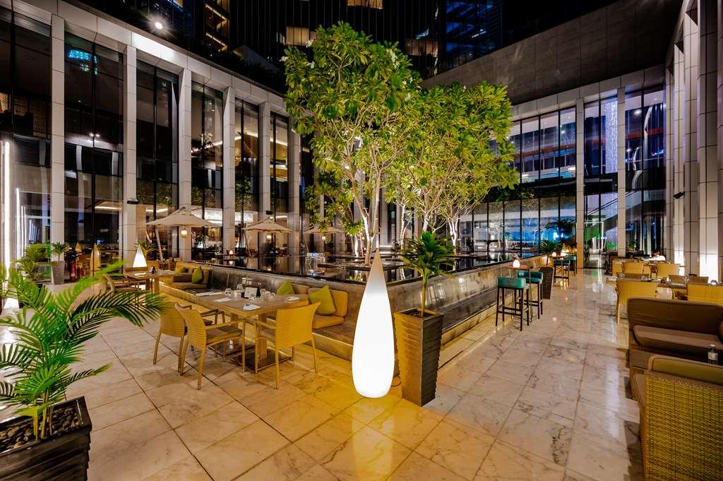 Anantara Downtown Hotel *