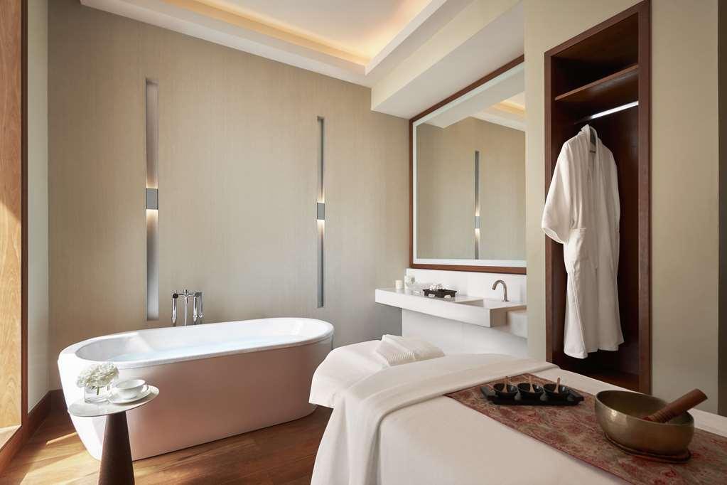 Hotel Anantara Downtown