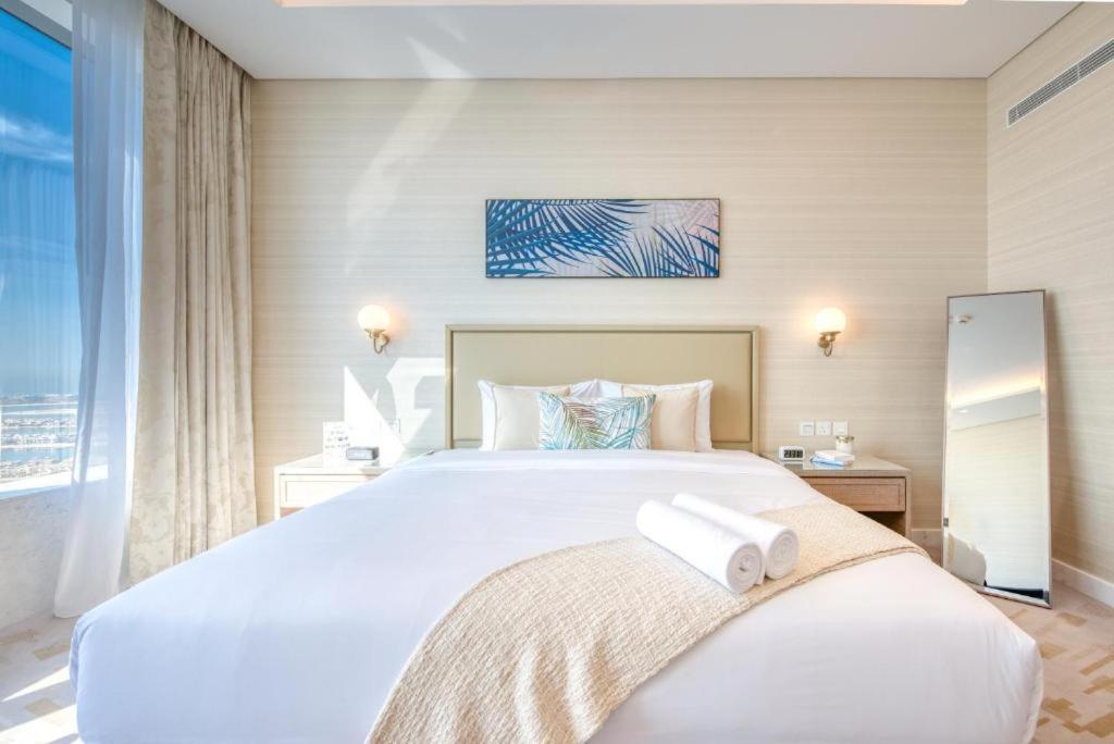 The Infinity Pool ,resort Style Amenities, Sea Views And A Glimpse Of Ain Appartement *