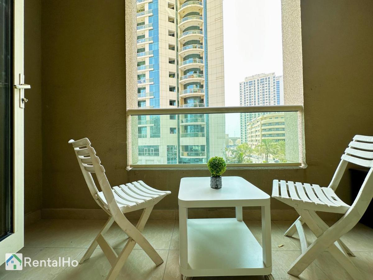 Apartamento Quiet With Balcony And Roof Pool In Marina Dubái