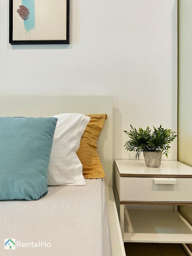Apartamento Quiet With Balcony And Roof Pool In Marina Dubái