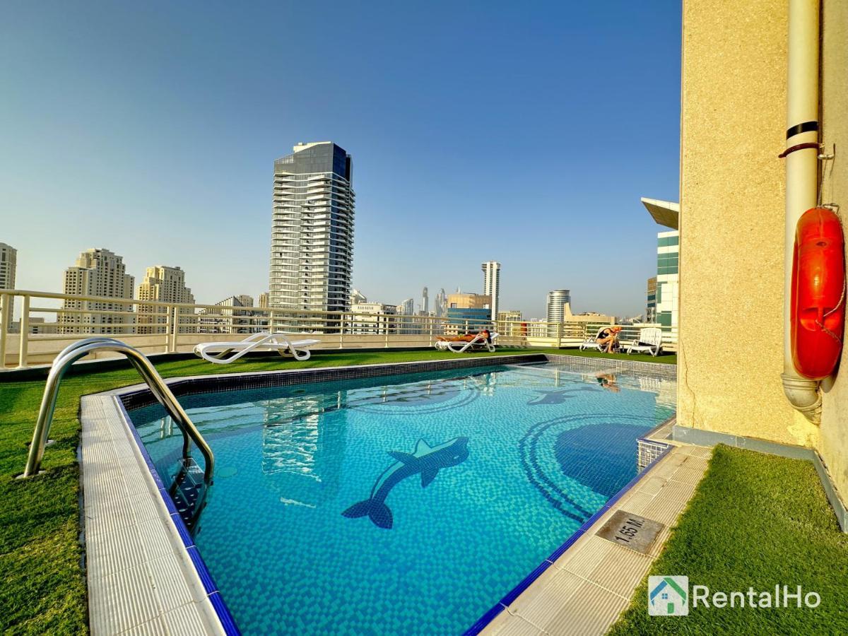 Quiet With Balcony And Roof Pool In Marina Apartamento Dubái