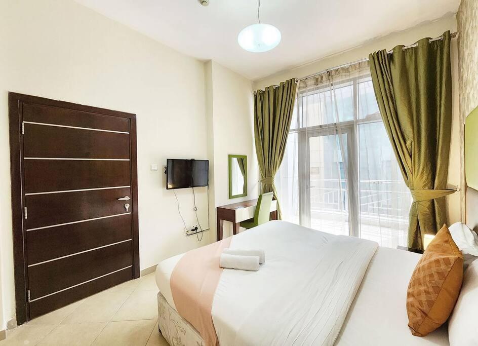 Rh- Exquisite & Spacious 01 Bedroom Near Mall Of The Emirates Dubaï