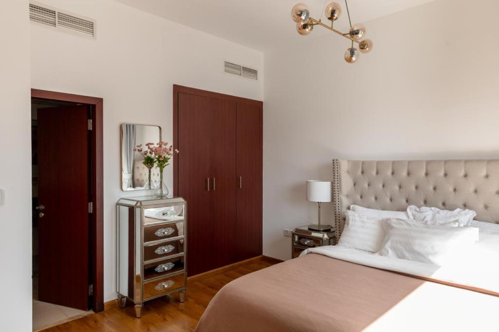 Beautiful Stylish 1 Bedroom By The Jbr ! * Dubái