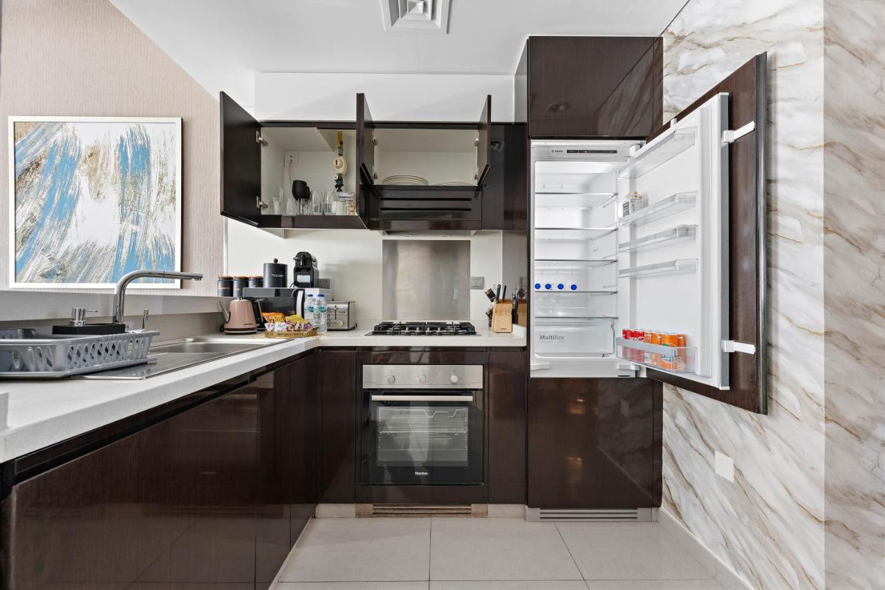 Luxe 1br Sleeps 4, Near Burj Khalifa And Mall With Pool And Free Parking * Dubái