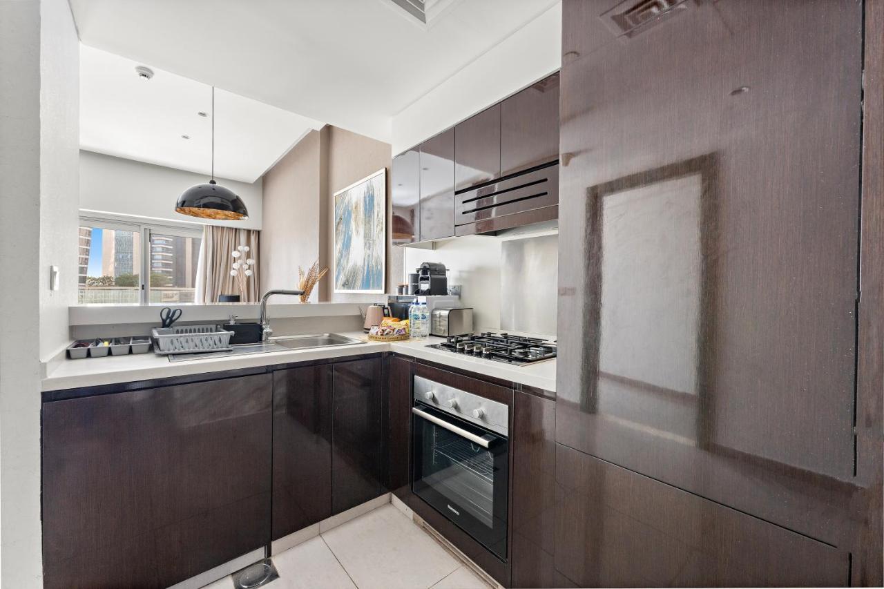 Apartamento Luxe 1br Sleeps 4, Near Burj Khalifa And Mall With Pool And Free Parking