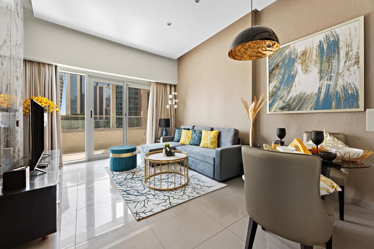 Luxe 1br Sleeps 4, Near Burj Khalifa And Mall With Pool And Free Parking Apartamento Dubái