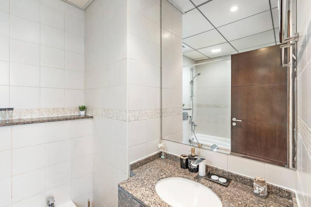 Stonetree - Modern 1 Bedroom In Marina Appartement