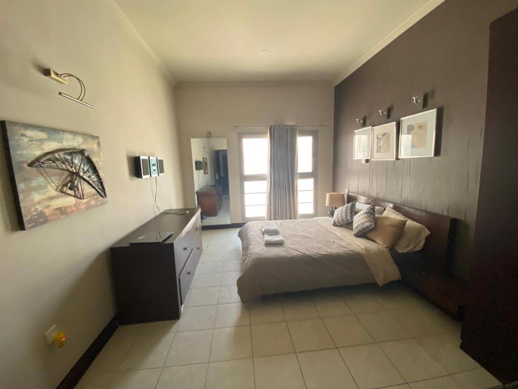 The Belvedere Marina Inn, Heart Of Marina Apartamento