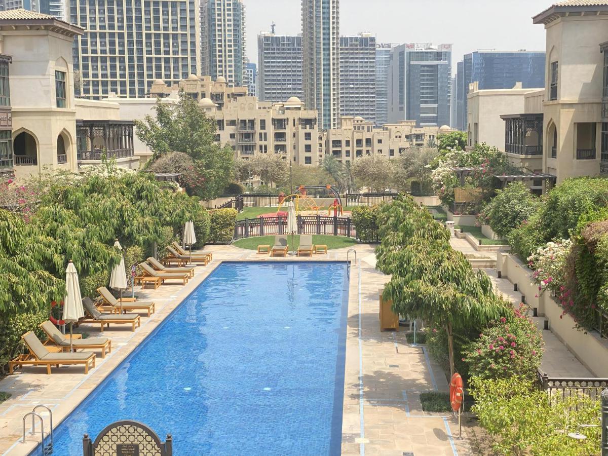 Lux I Souk Al Bahar I Burj Khalifa Views